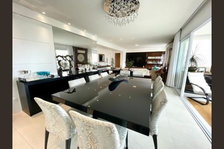 Apartamento à venda com 186m², 3 quartos e 5 vagasSala