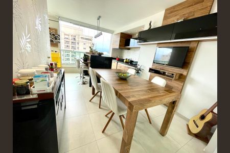 Apartamento à venda com 186m², 3 quartos e 5 vagasSala
