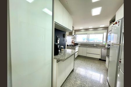 Apartamento à venda com 186m², 3 quartos e 5 vagasCozinha