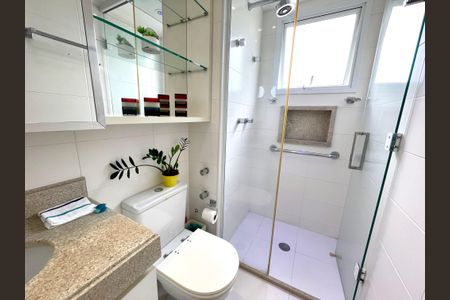 Apartamento à venda com 186m², 3 quartos e 5 vagasBanheiro da Suíte 2