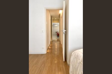 Apartamento à venda com 240m², 4 quartos e 3 vagas Apartamento à venda com 240m², 4 quartos e 3 vagasFoto 11