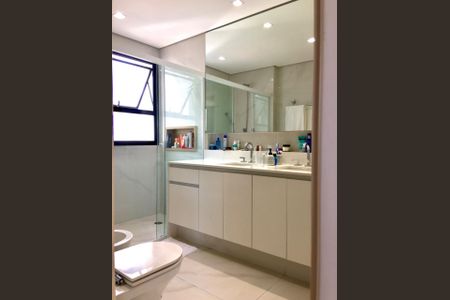 Apartamento à venda com 240m², 4 quartos e 3 vagas Apartamento à venda com 240m², 4 quartos e 3 vagasFoto 10