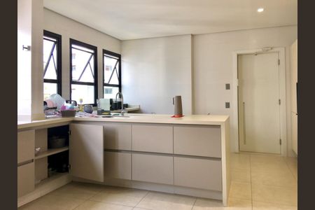 Apartamento à venda com 240m², 4 quartos e 3 vagas Apartamento à venda com 240m², 4 quartos e 3 vagasFoto 13
