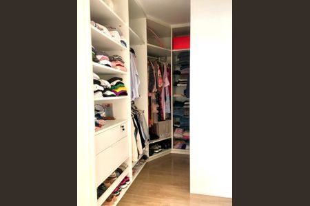 Apartamento à venda com 240m², 4 quartos e 3 vagas Apartamento à venda com 240m², 4 quartos e 3 vagasFoto 09
