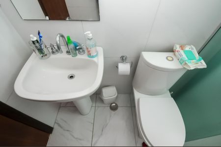 Apartamento à venda com 50m², 2 quartos e 1 vaga Apartamento à venda com 50m², 2 quartos e 1 vagaBanheiro Social