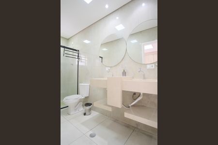 Casa à venda com 183m², 3 quartos e 4 vagasBanheiro da Suíte 1