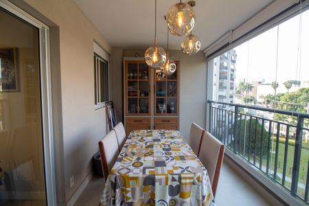 Apartamento à venda com 108m², 4 quartos e 2 vagas Apartamento à venda com 108m², 4 quartos e 2 vagasSala de Jantar / Varanda