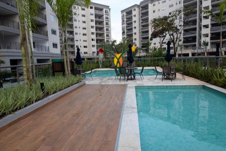 Apartamento à venda com 108m², 4 quartos e 2 vagas Apartamento à venda com 108m², 4 quartos e 2 vagasÁrea comum - Piscina