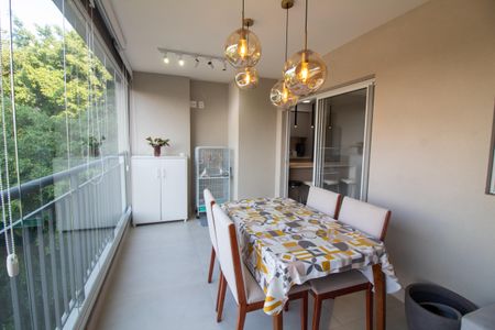 Apartamento à venda com 108m², 4 quartos e 2 vagas Apartamento à venda com 108m², 4 quartos e 2 vagasSala de Jantar / Varanda