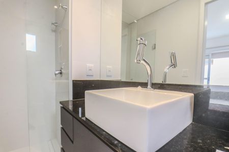 Apartamento à venda com 88m², 2 quartos e 1 vaga Apartamento à venda com 88m², 2 quartos e 1 vagaBanheiro da Suíte