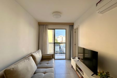 Apartamento à venda com 64m², 2 quartos e 1 vagaSala