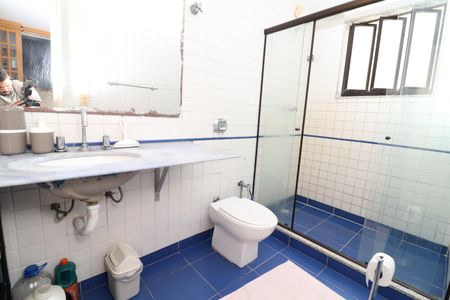 Casa à venda com 384m², 4 quartos e 2 vagasBanheiro da Suíte 2