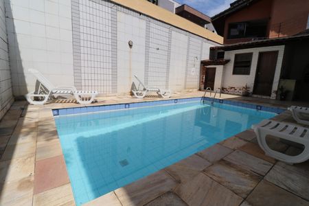 Casa à venda com 384m², 4 quartos e 2 vagasÁrea externa