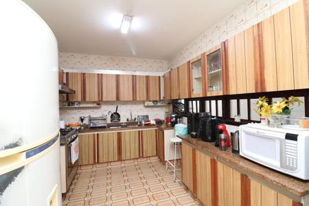 Casa à venda com 384m², 4 quartos e 2 vagasCozinha