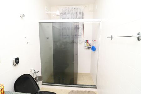 Casa à venda com 384m², 4 quartos e 2 vagasBanheiro Social