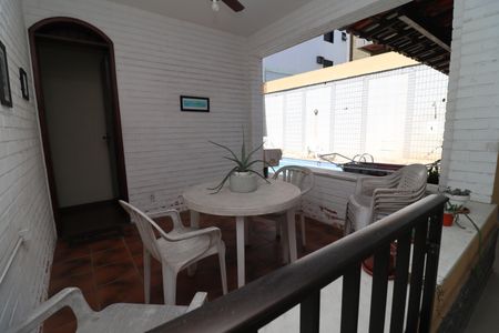 Casa à venda com 384m², 4 quartos e 2 vagasÁrea externa