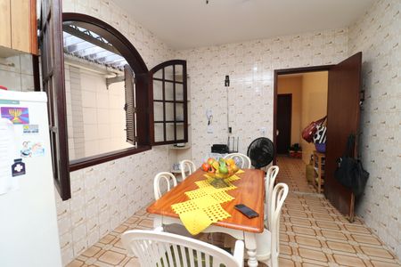 Casa à venda com 384m², 4 quartos e 2 vagasCozinha