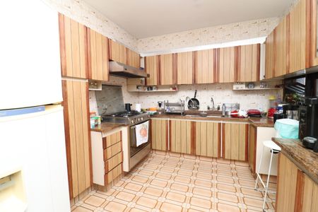 Casa à venda com 384m², 4 quartos e 2 vagasCozinha