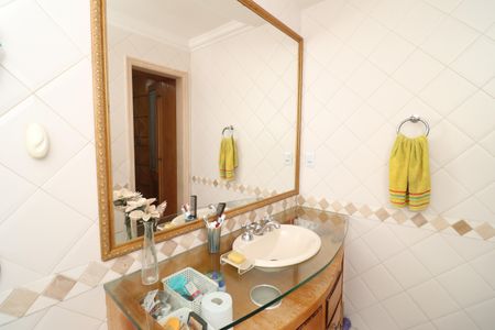 Casa à venda com 384m², 4 quartos e 2 vagasBanheiro da Suíte 1