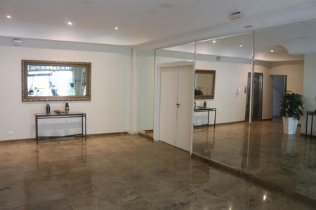 Apartamento à venda com 200m², 4 quartos e 2 vagasHall social