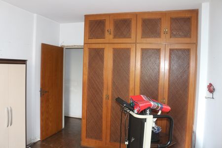 Apartamento à venda com 200m², 4 quartos e 2 vagasQuarto 2