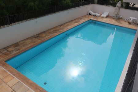 Apartamento à venda com 200m², 4 quartos e 2 vagasÁrea comum - Piscina