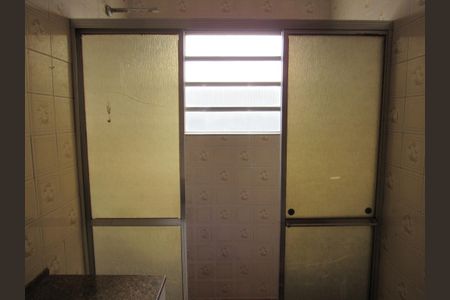 Casa à venda com 350m², 2 quartos e 2 vagasBanheiro 3