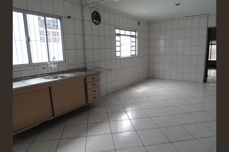 Casa à venda com 350m², 2 quartos e 2 vagasCozinha