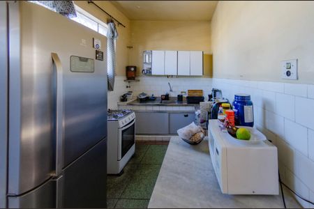Casa à venda com 300m², 3 quartos e 4 vagas Casa à venda com 300m², 3 quartos e 4 vagasCozinha