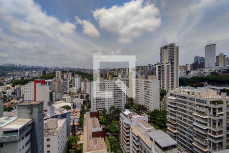 Apartamento à venda com 130m², 4 quartos e 2 vagas Apartamento à venda com 130m², 4 quartos e 2 vagasÁrea de Serviço Vista