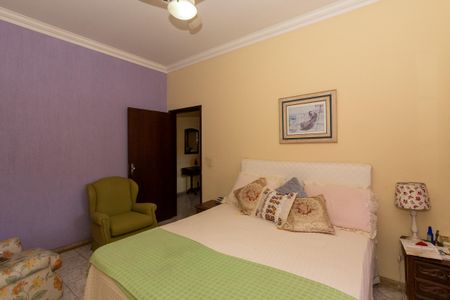 Casa à venda com 367m², 4 quartos e 4 vagas Casa à venda com 367m², 4 quartos e 4 vagasSuíte 1