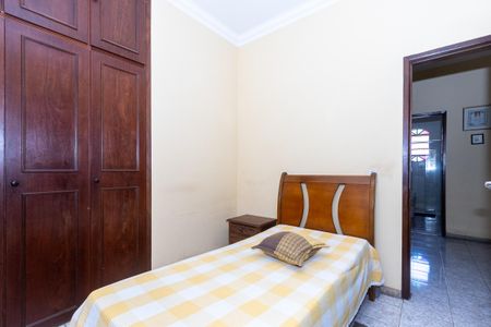 Casa à venda com 367m², 4 quartos e 4 vagas Casa à venda com 367m², 4 quartos e 4 vagasQuarto 1