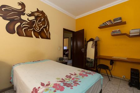 Casa à venda com 367m², 4 quartos e 4 vagas Casa à venda com 367m², 4 quartos e 4 vagasQuarto 2