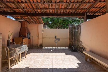 Casa à venda com 130m², 3 quartos e 1 vaga Casa à venda com 130m², 3 quartos e 1 vagaEntrada - Garagem