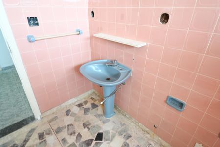 Casa à venda com 230m², 3 quartos e 5 vagasBanheiro 1