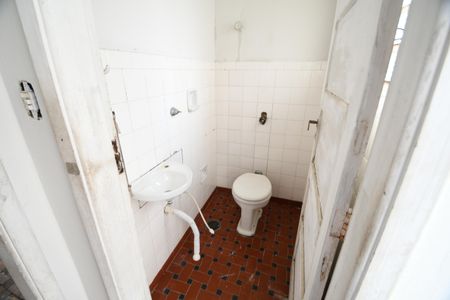 Casa à venda com 230m², 3 quartos e 5 vagasBanheiro de serviço