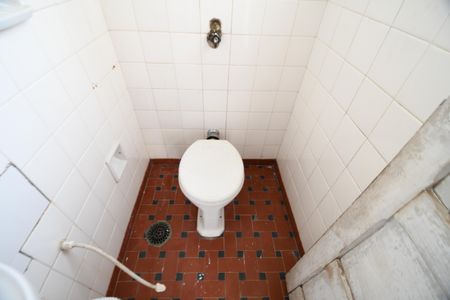 Casa à venda com 230m², 3 quartos e 5 vagasBanheiro de serviço