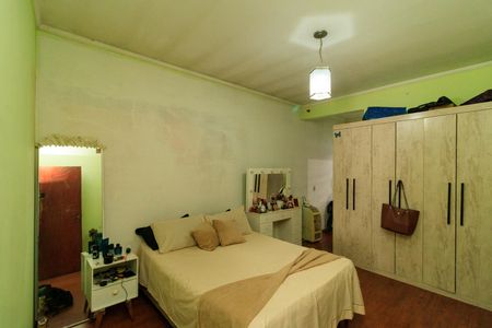 Casa à venda com 476m², 4 quartos e 3 vagasSuíte 2