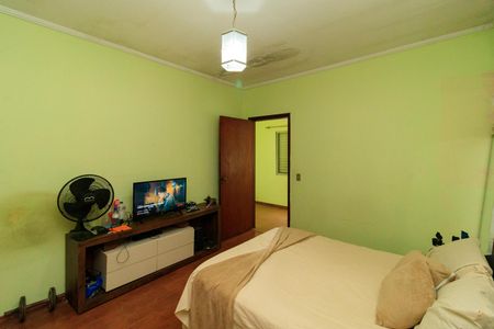 Casa à venda com 476m², 4 quartos e 3 vagasSuíte 2