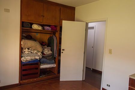 Casa à venda com 500m², 4 quartos e 2 vagas Casa à venda com 500m², 4 quartos e 2 vagasQuarto 3