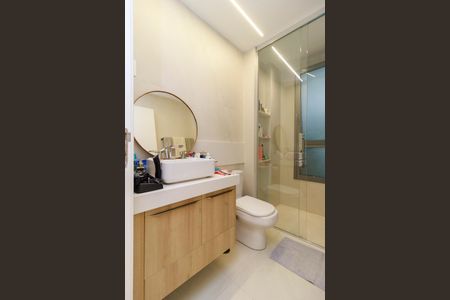 Apartamento à venda com 167m², 3 quartos e 3 vagasSuíte - Banheiro