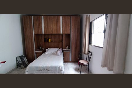 Casa à venda com 200m², 2 quartos e 2 vagas Casa à venda com 200m², 2 quartos e 2 vagasSuíte 2 Casa 1