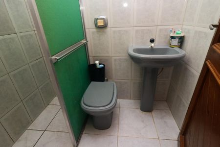 Casa à venda com 200m², 3 quartos e 2 vagasBanheiro 2