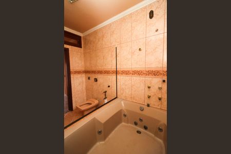 Casa à venda com 200m², 3 quartos e 2 vagasBanheiro da Suíte