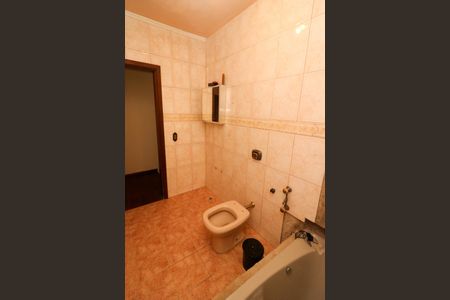 Casa à venda com 200m², 3 quartos e 2 vagasBanheiro 1