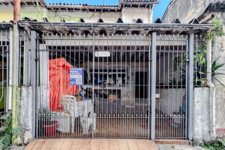 Casa à venda com 100m², 2 quartos e 1 vagaFachada - Plaquinha