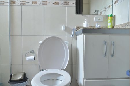 Casa à venda com 78m², 2 quartos e 2 vagasBanheiro Social