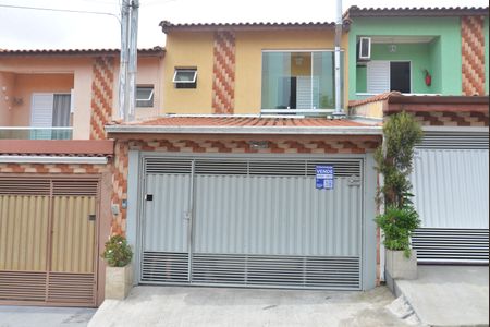 Casa à venda com 78m², 2 quartos e 2 vagasFachada