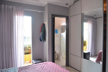 Casa à venda com 78m², 2 quartos e 2 vagasQuarto Suíte