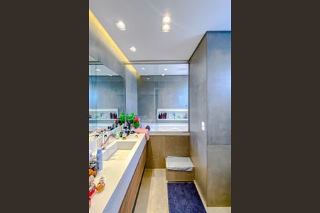 Apartamento à venda com 135m², 3 quartos e 3 vagasBanheiro da Suíte 2